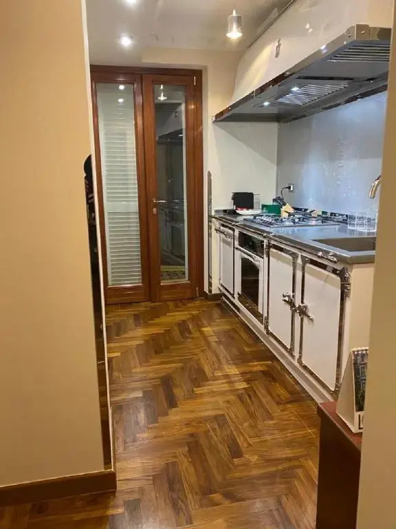 Regal House Roma Capucci 6