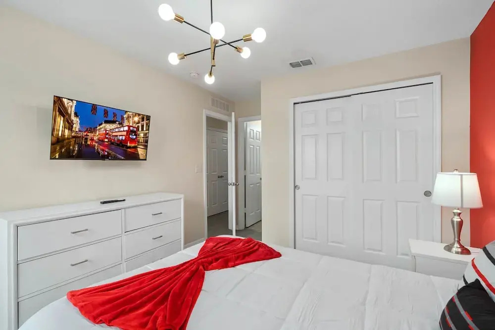 Super Fun-colors Gameroom Lakeviews Sleeps 13