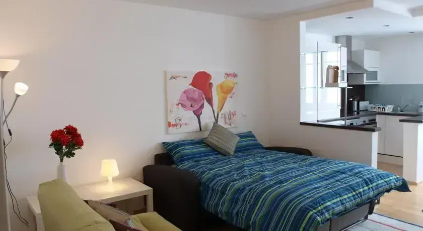 Lake View Apartment