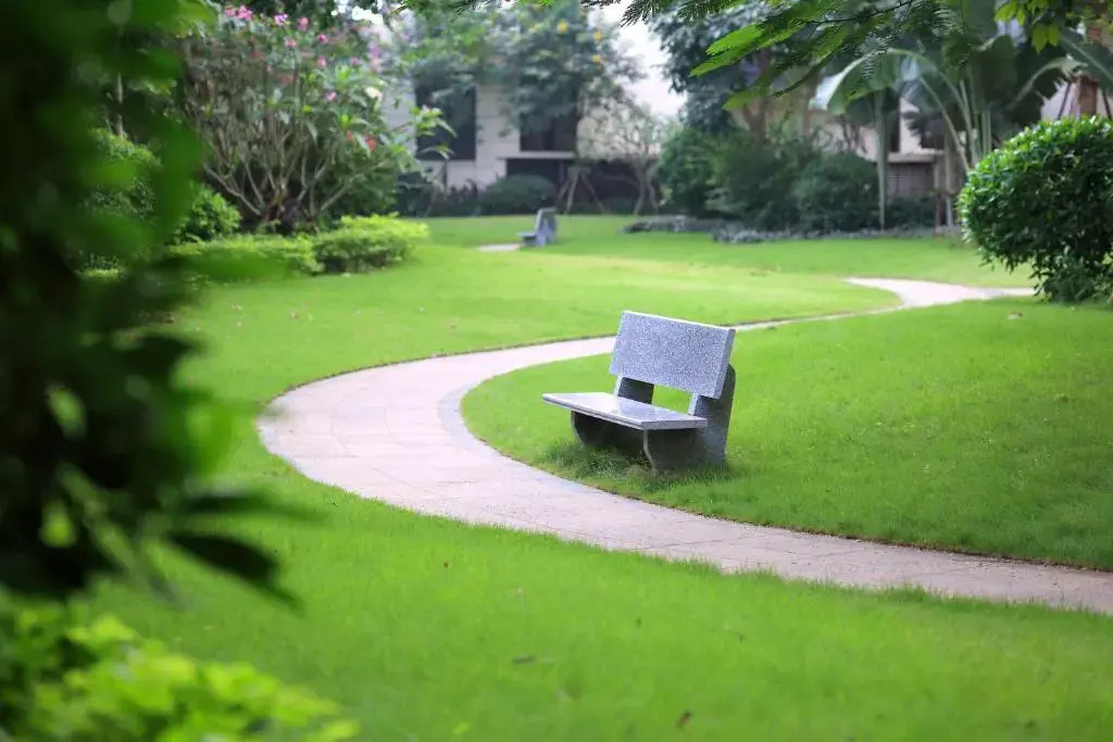 Green Collection Care Hotel (24 Hours Free Transfer from Meilan Airport/Railway Station)