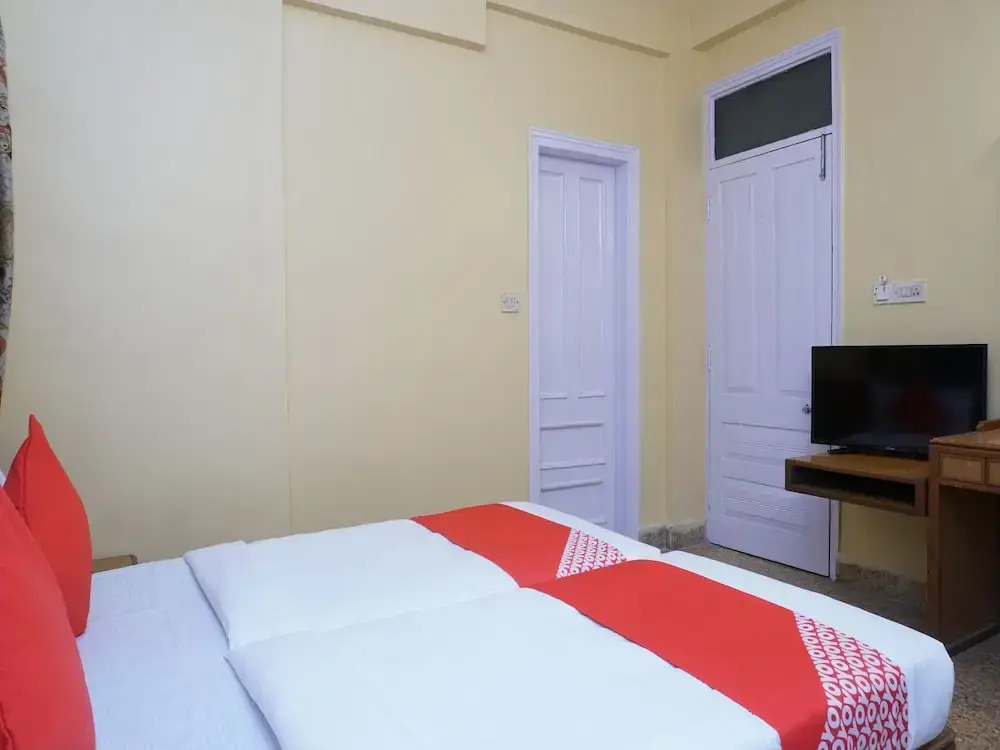 OYO 22312 Hotel Nandanvan