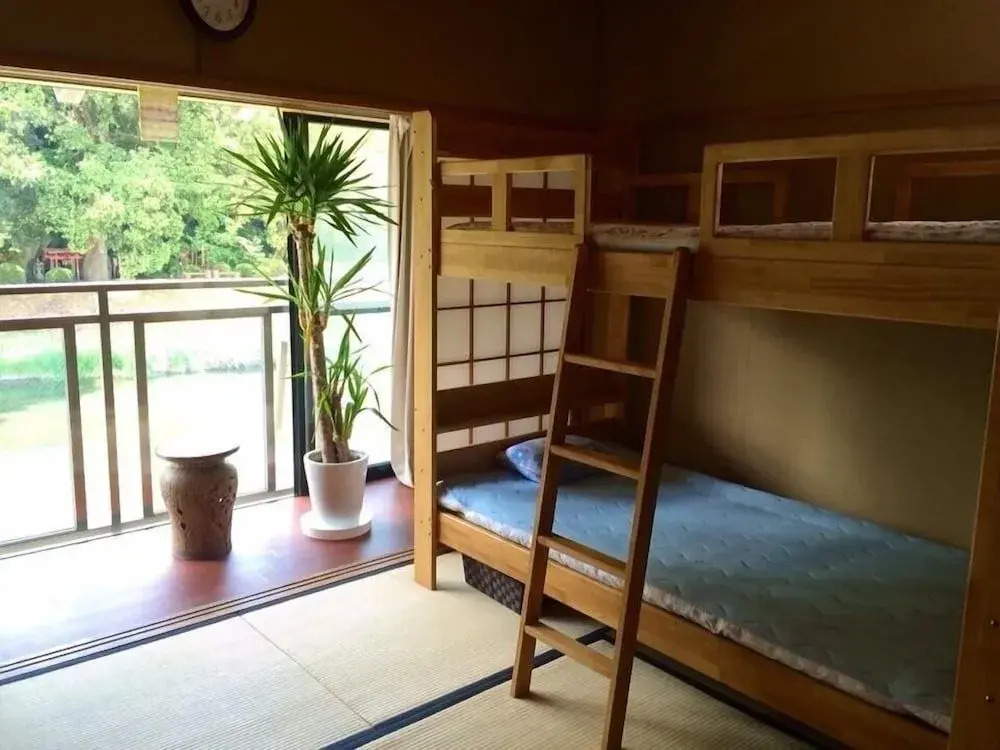 Yasuragi Guest House & Bar