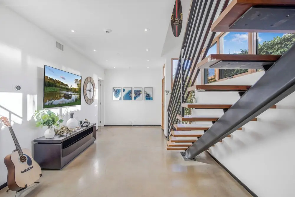 Cedar Loft Villa