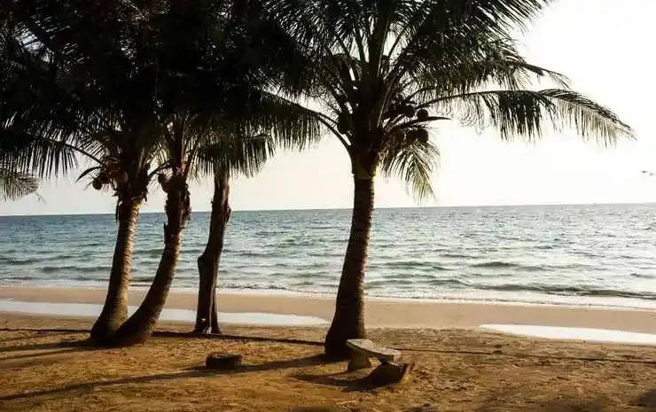 สุขสำราญรีสอร์ท หาดเจ้าหลาว จันทบุรี
