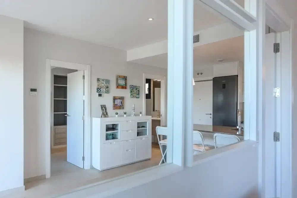 Modern Apartment With Shared Pool