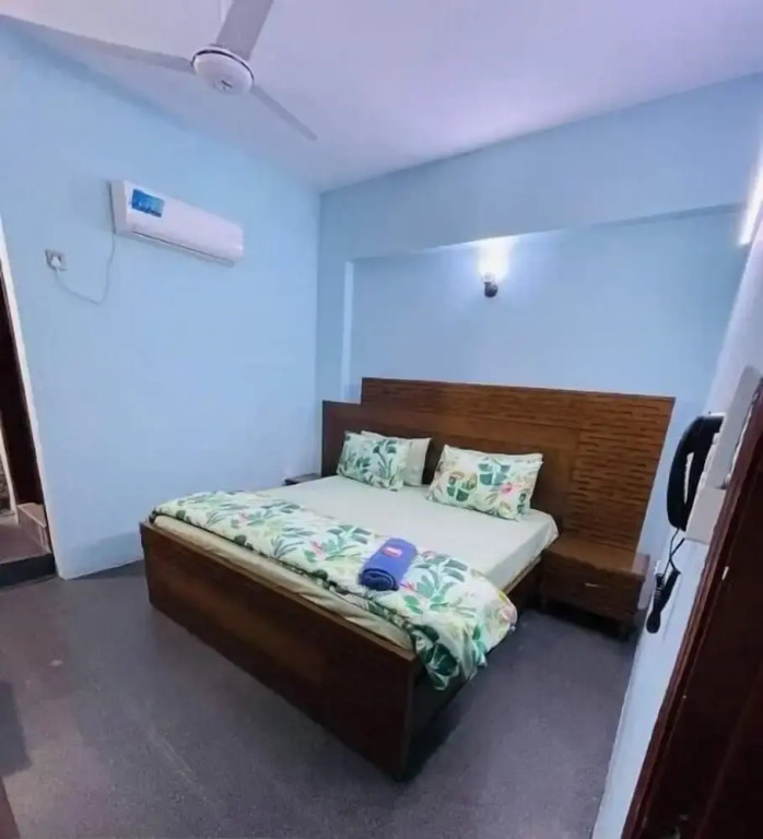 Luxuary Al Jannat Hotel