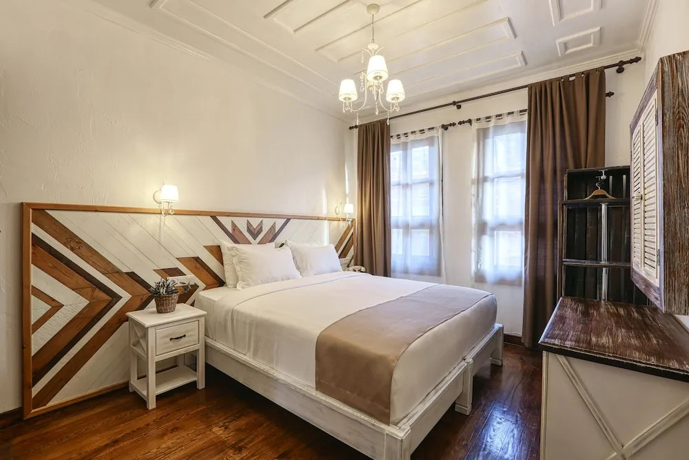 Trilye Bay C Konak