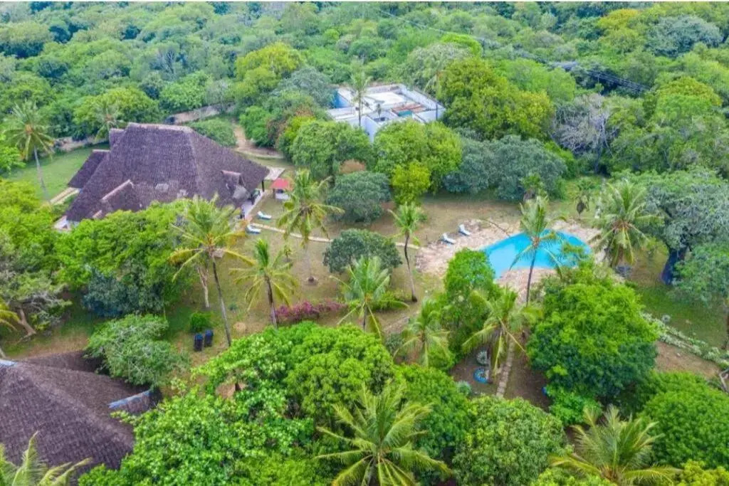Kivulini House Diani 5 bedroom with pool