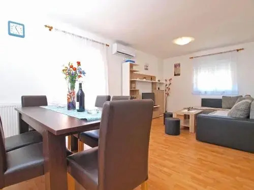 Apartments Mala Vala 1332
