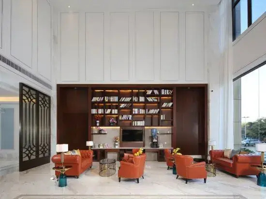Vienna International Hotel (Nanning Wuming University Town Xiuqiu Square Branch)