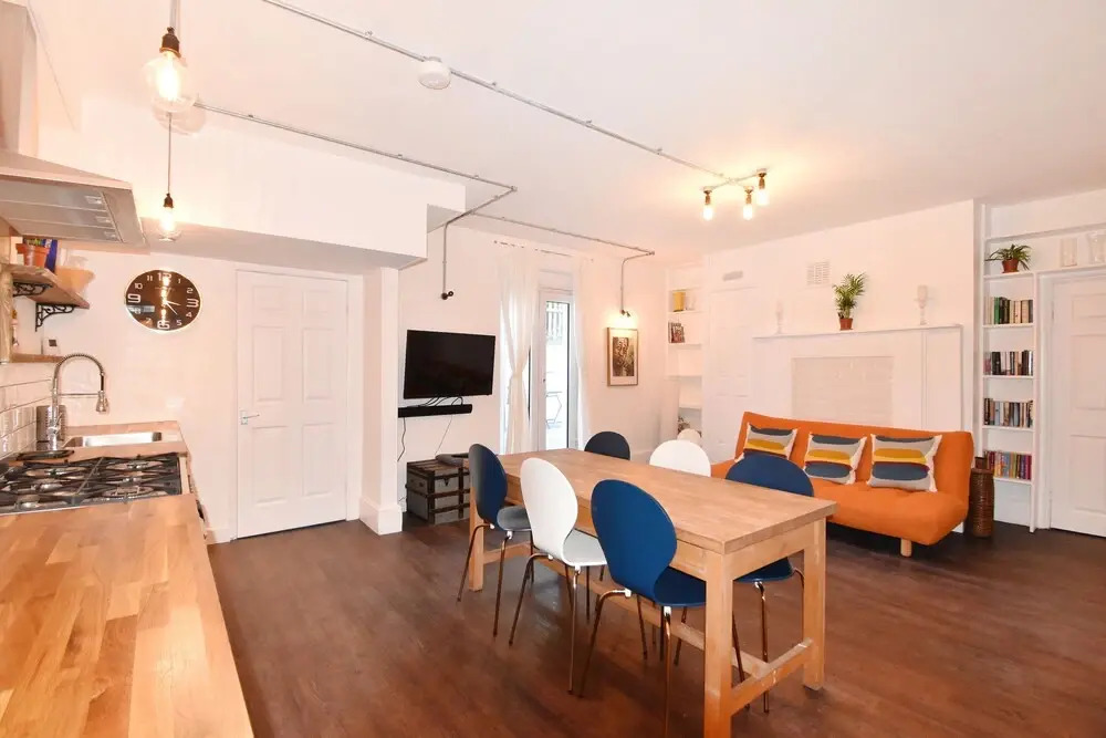 Clarendon Apartment