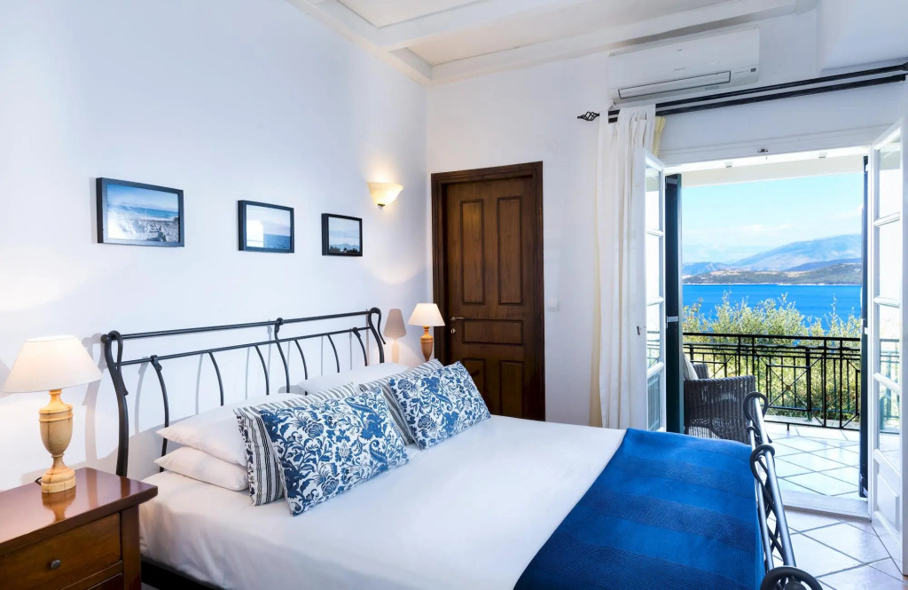 Villa Nafsika in St Stefanos Bay