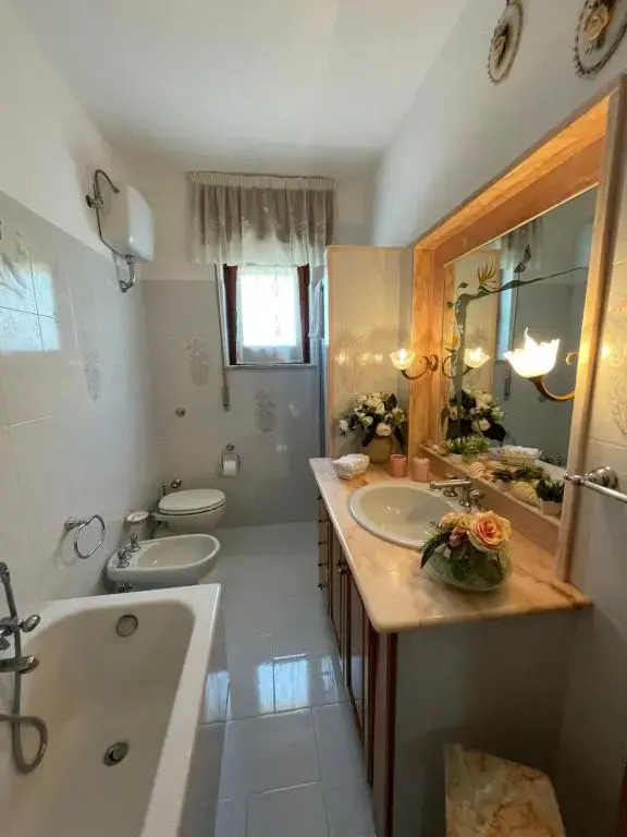 LOREN HOUSE, relaxing location with seaview