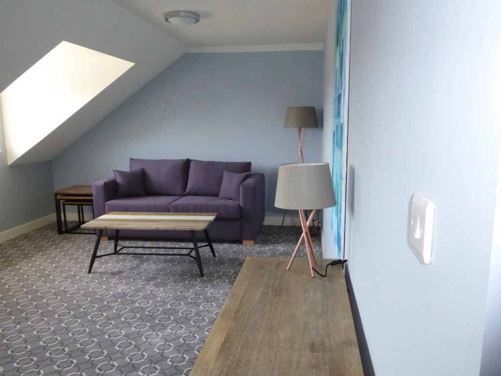 rooms@73