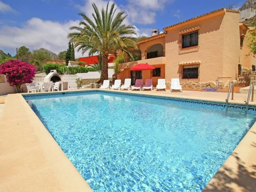 Detached Villa With Private Swimming Pool in Calpe Suitable for Families and Groups