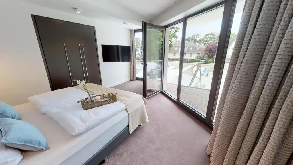 White Pearl Apartment 1.01