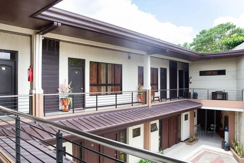 OYO 153 Monclaire Suites