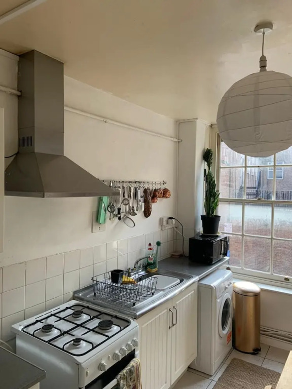 Charming 3-bed Apartment in London