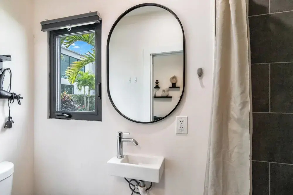 5BR Sleeps 14 w/ In-law Suite & Bbq!