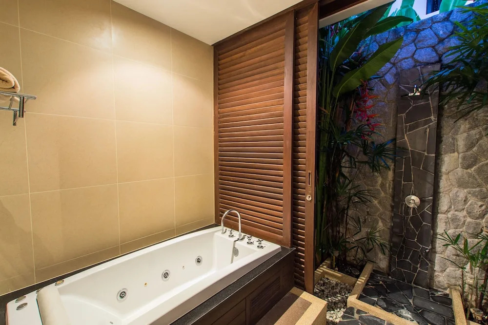 Tulip Pool Villa Luxurious Villa Escape Awaits