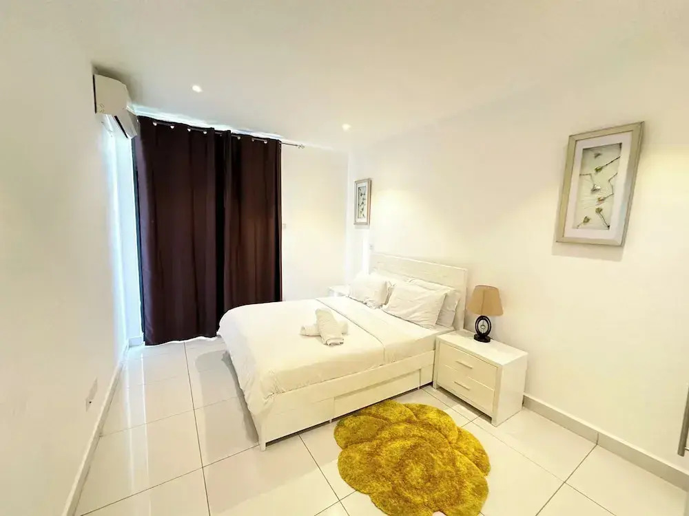 Luxury Green Home Apt