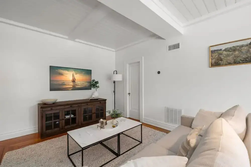 The Adaline 8 Luxury Hyde Park Apt
