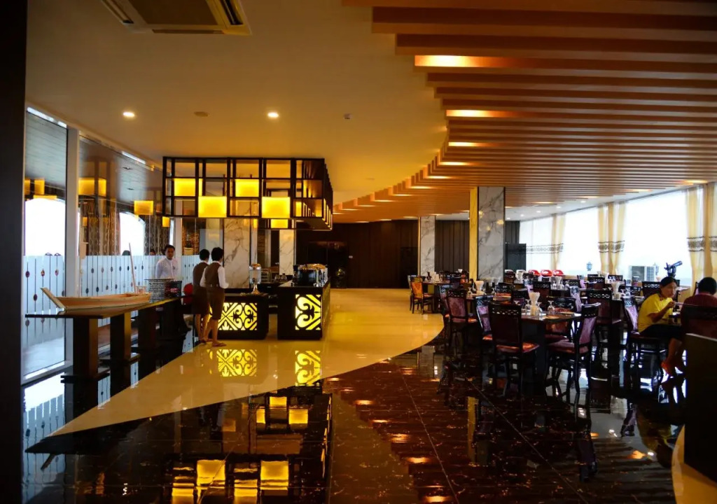 Royal Hinthar Hotel