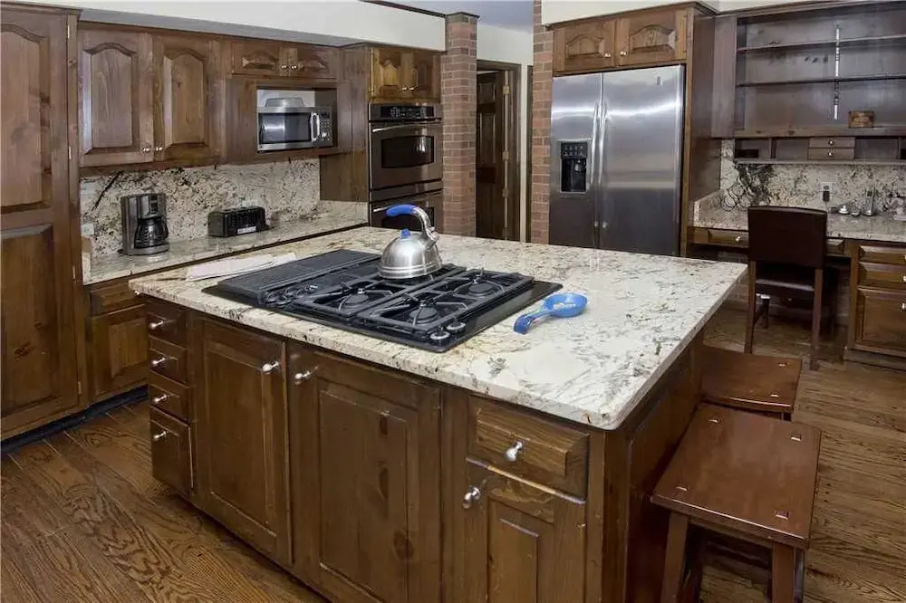 Sunburst Residence 5 Bedrooms 3.5 Bathrooms Home