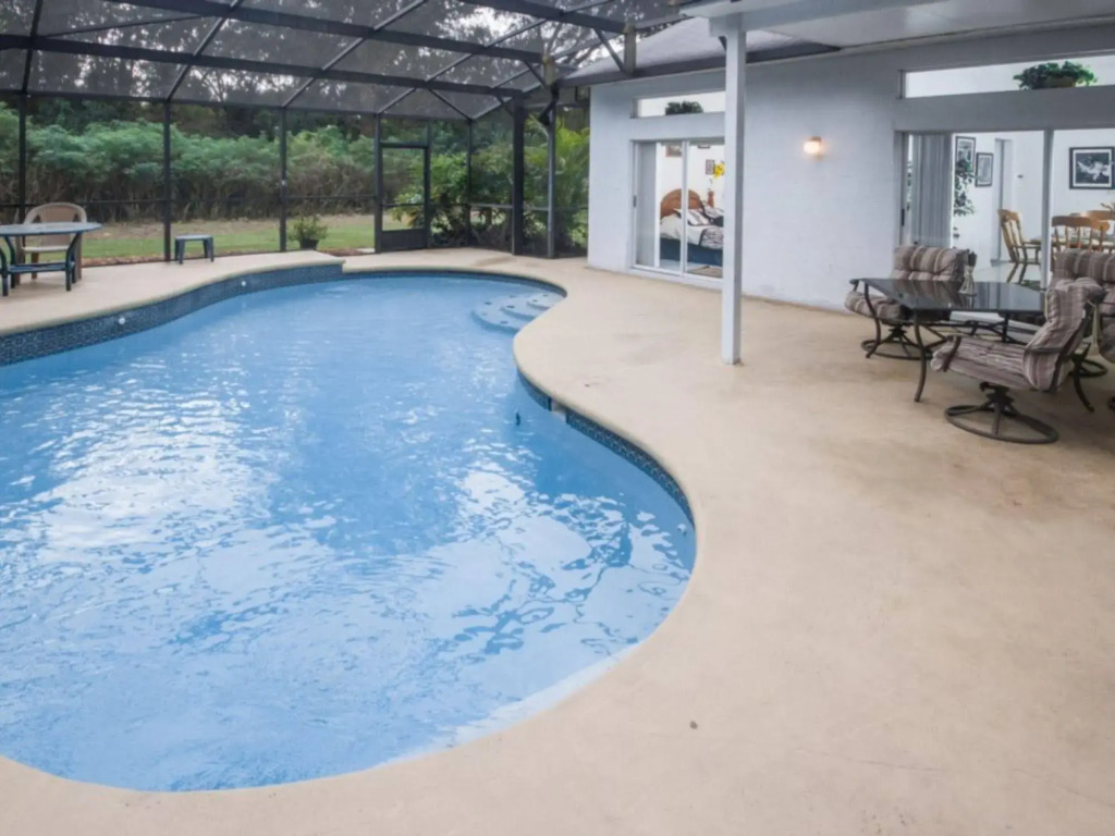 Nancy's Whipsering Oaks Villa