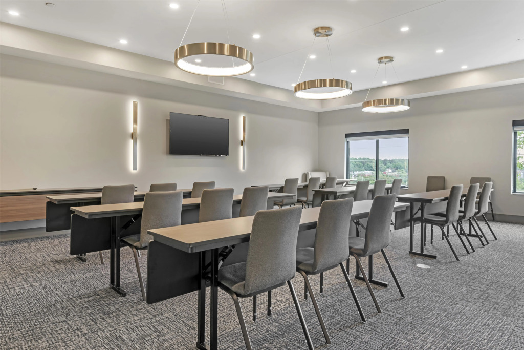 Best Western Plus Marquette Hotel & Suites
