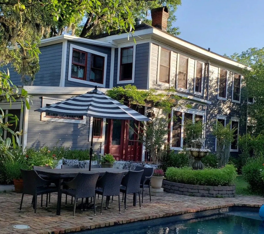 Cedar Oaks Inn LLC