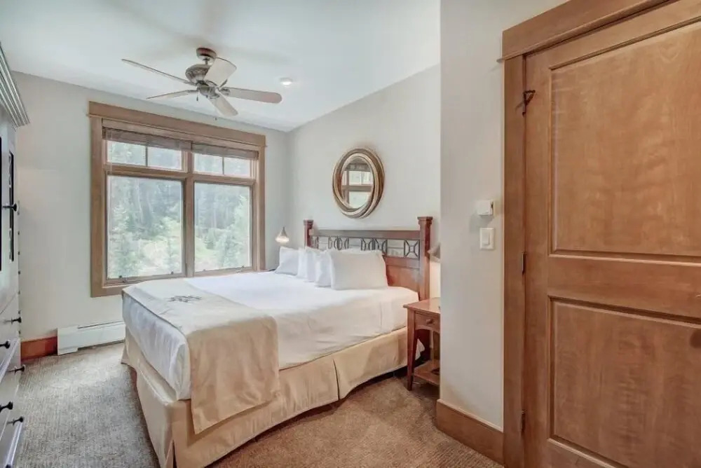 Lone Eagle 2 Bedroom Condo