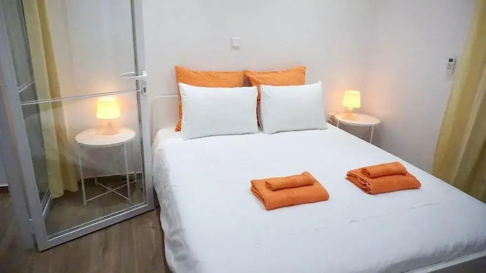 Spacious Peaceful Studio with Garden Patio