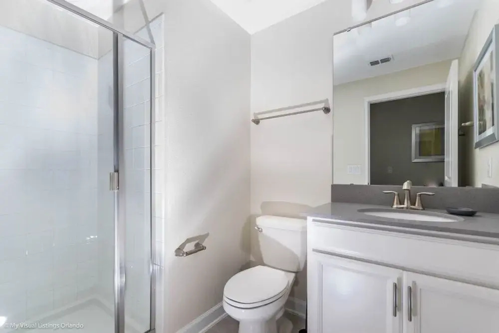 5 Bedroom Town Townhouse