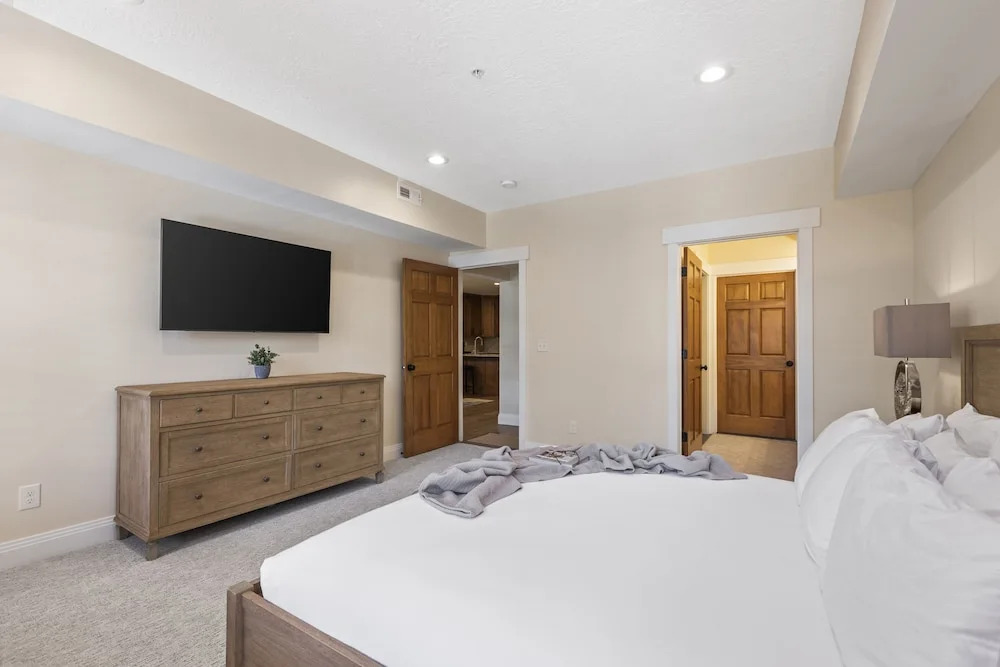 Town Pointe B204 3 Bedroom Condo by RedAwning