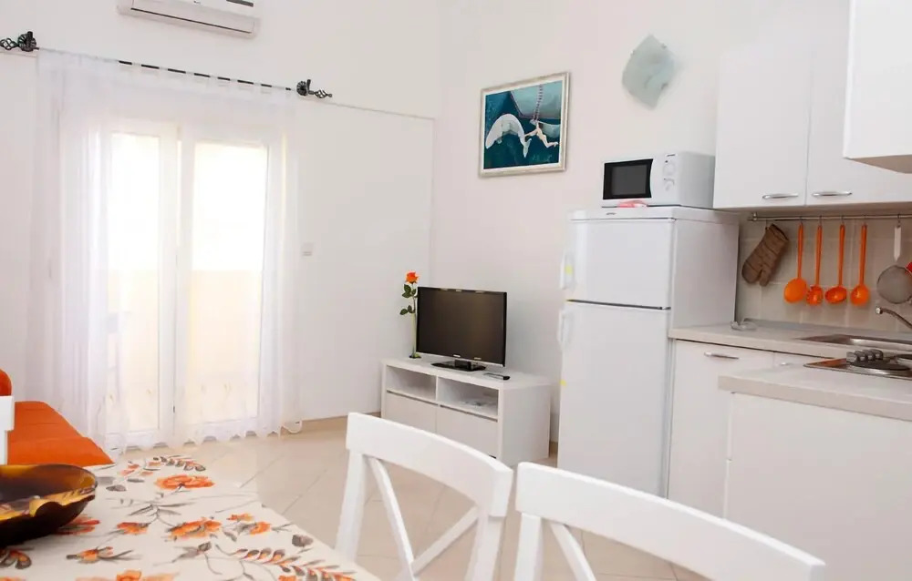 Awesome Apartment in Zecevo Rogoznicko With 1 Bedrooms, Wifi and Outdoor Swimming Pool
