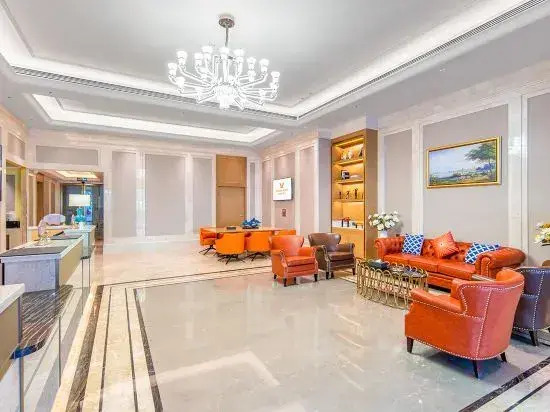 Vienna Hotel (Guangzhou Fangcun Huadiwan Subway Station Hotel)