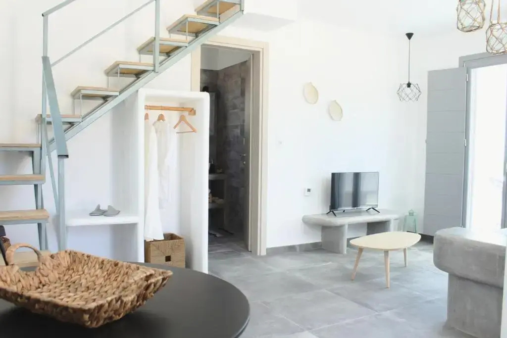 Aeron Suites