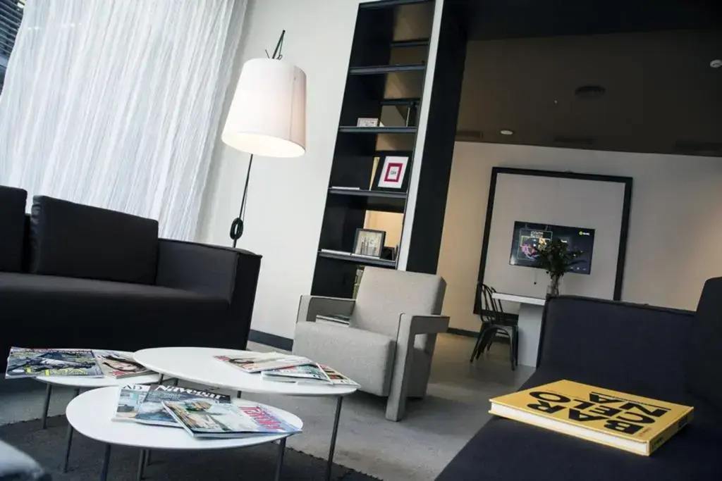 Pol & Grace Hotel