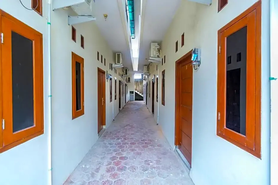 OYO Life 2420 Kost Luqman 1