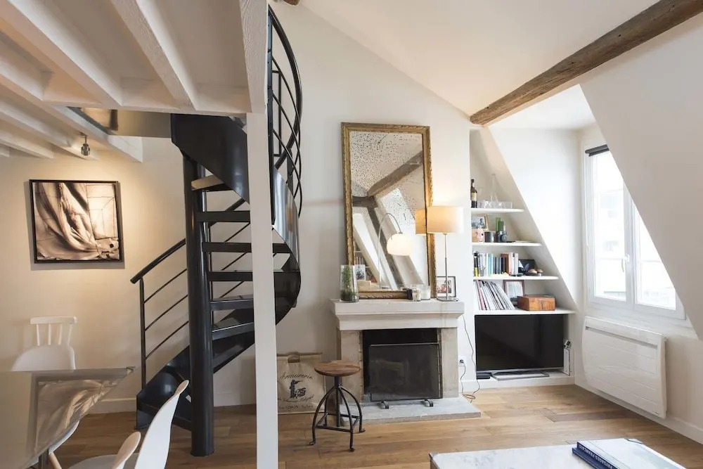 Eiffel Tower Duplex