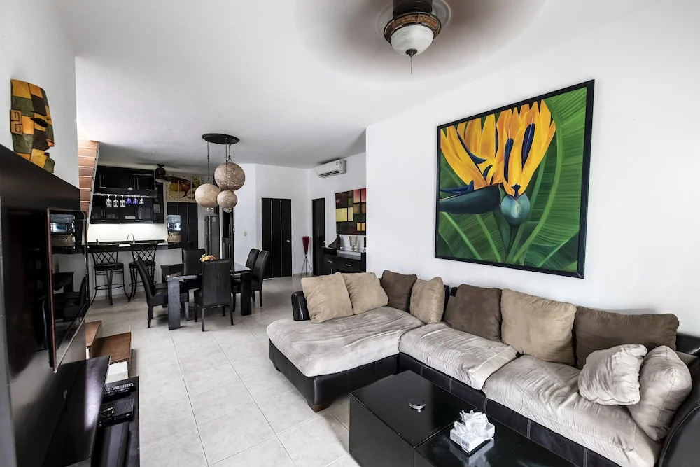 Penthouse Beach Holiday Private Jacuzzi Bbq Family Friendly Maid Service
