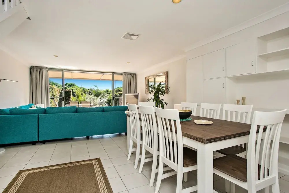 2/56 Lawson Street@Clarkes Beach