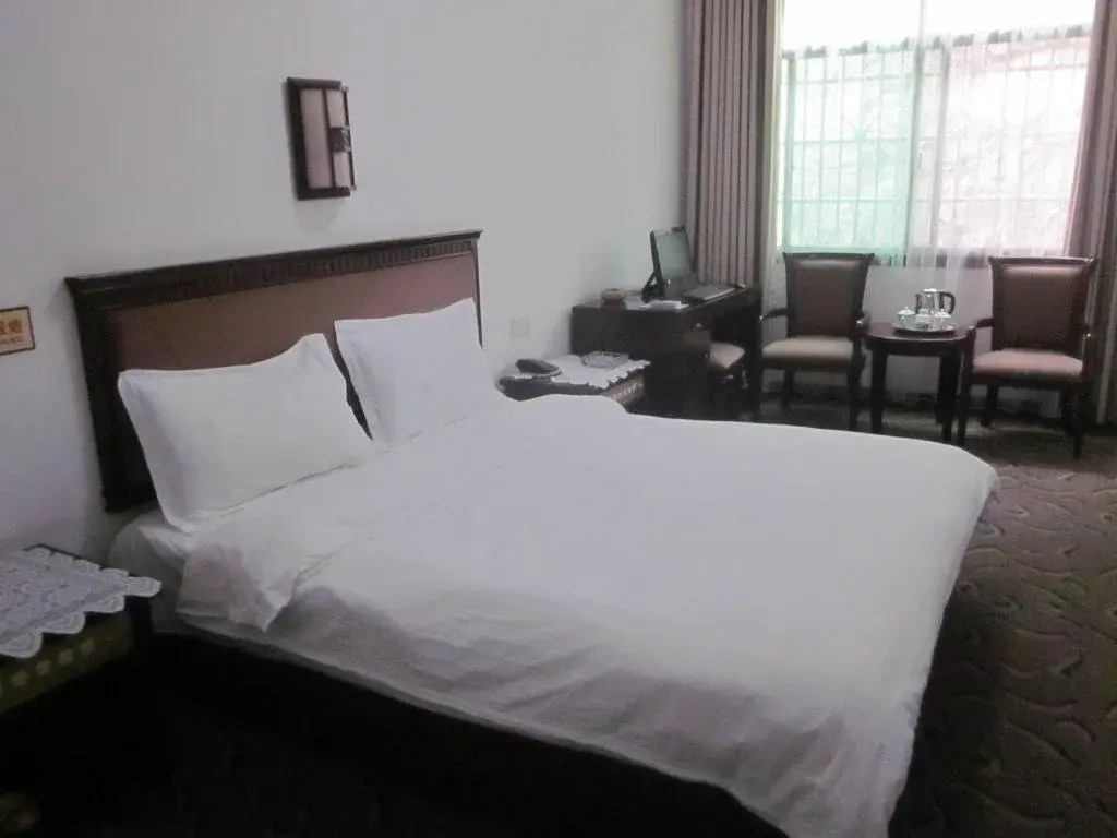 Qingshan Inn