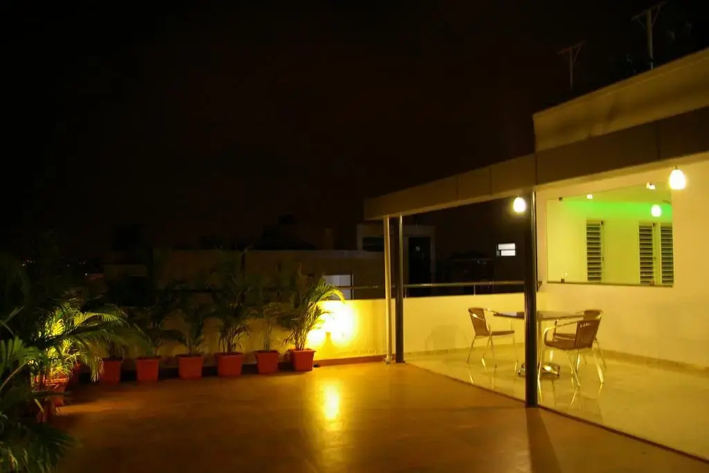 Roseline Suites - A Business Hotel