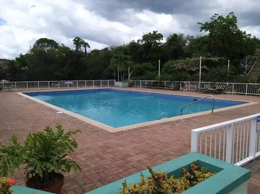 Luxury Long Mountain Condo - Large 1 bedroom