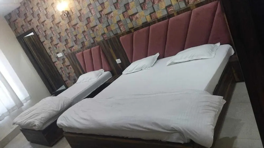 Hotel SR Siddhivinayak