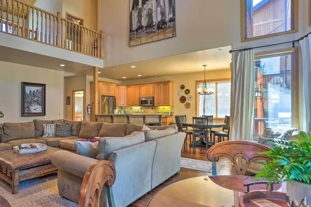 Walk to Ski Lift: Gem w/ Hot Tub in Big Bear Lake