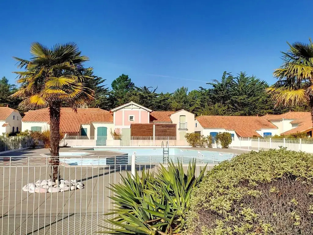 Maison avec piscine chauffée, à 500m de la plage et proche forêt - Terrasse, vélos inclus - FR-1-652-3