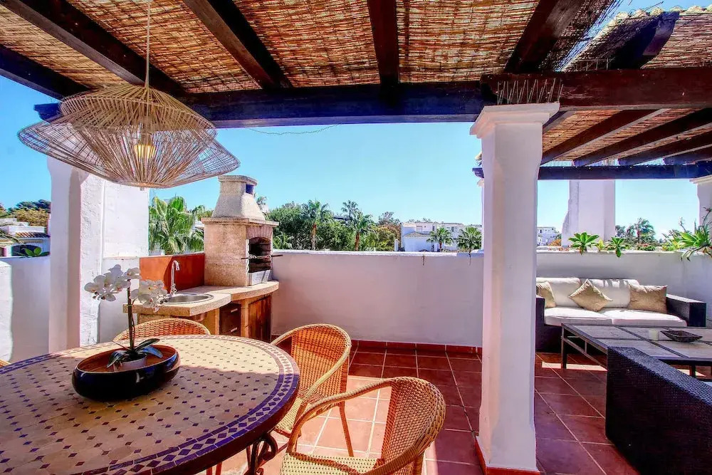 1152 Beachfront 2 Family Apartments 6 Bedr. Sleeps 15
